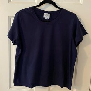 Women’s L Hot Cotton t-shirt. NWOT. Navy